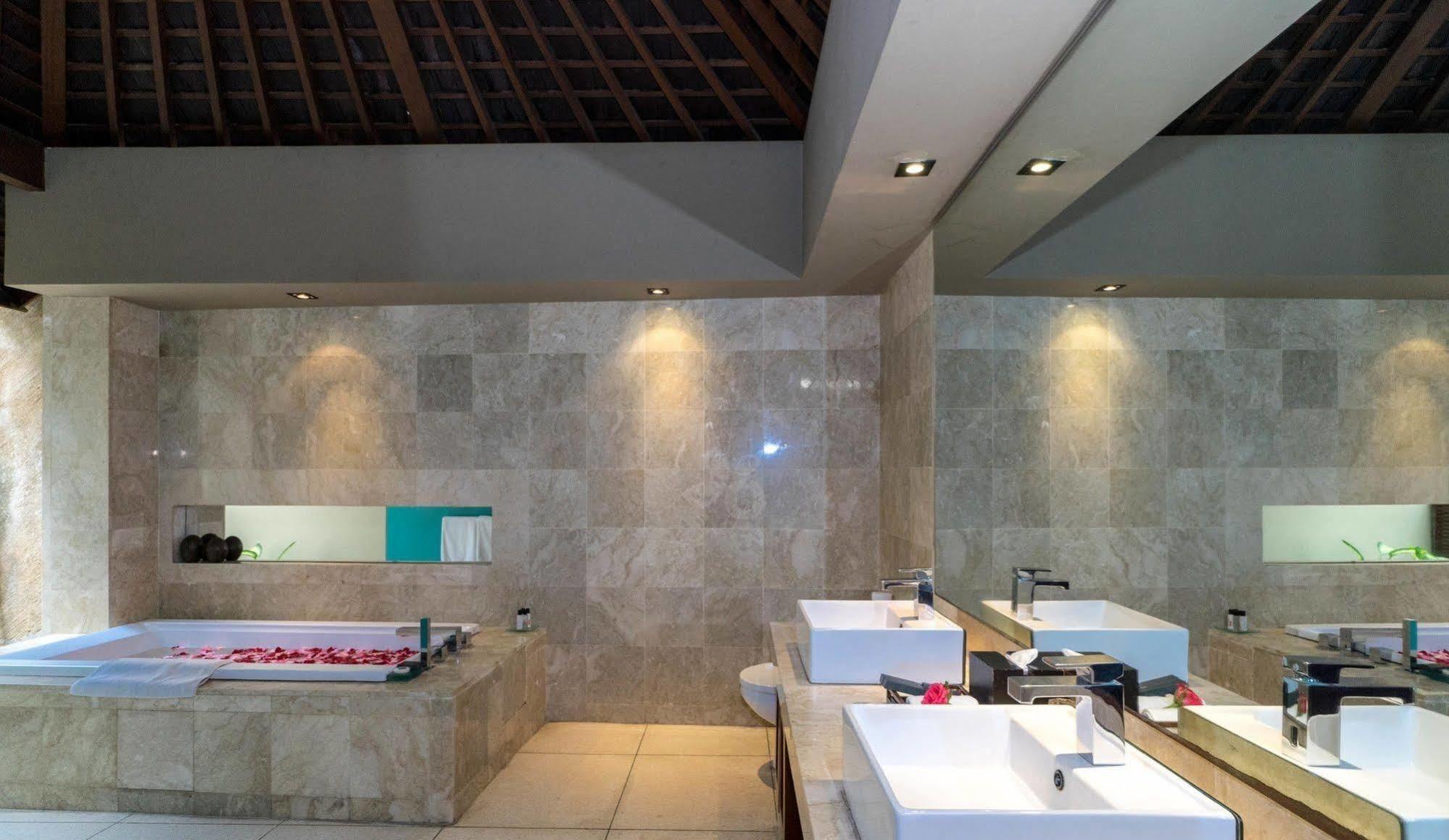 The Ahimsa Villa Seminyak  Bagian luar foto